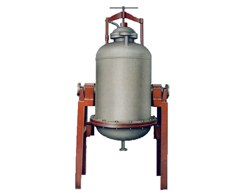 <b>IG-1.5,1.0型列管式過濾器可廣泛用于醫(yī)藥、食品、化工、輕工等行業(yè)的液-固相精過濾。它可用于壓濾，抽濾，壓濾加抽濾。本產(chǎn)品的濾材可根據(jù)要求采用帆布，滌綸絨布，濾紙、紙漿、</b>